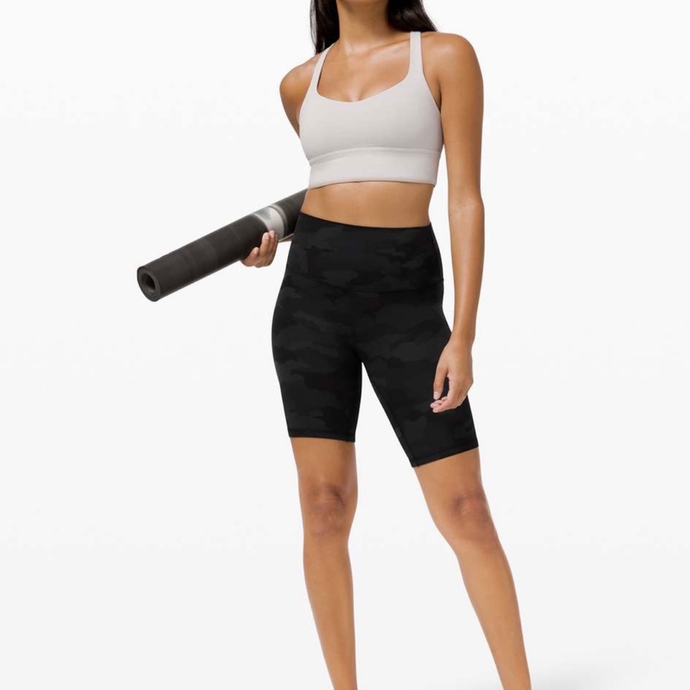 LULULEMON Align Shorts 8* in size 4 Camo